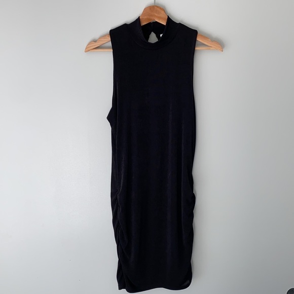Open back mock neck dress - Picture 5 of 8